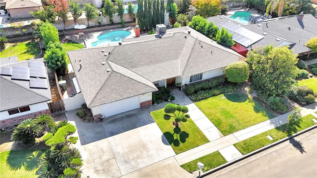 3077 W Robinwood Lane, Fresno, California 93711 home-pic-37